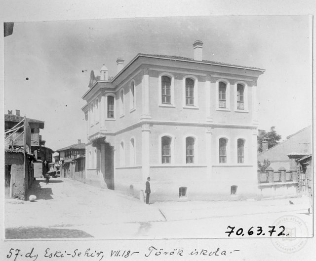 Eskişehir'de Bir Okul Binası / 1914