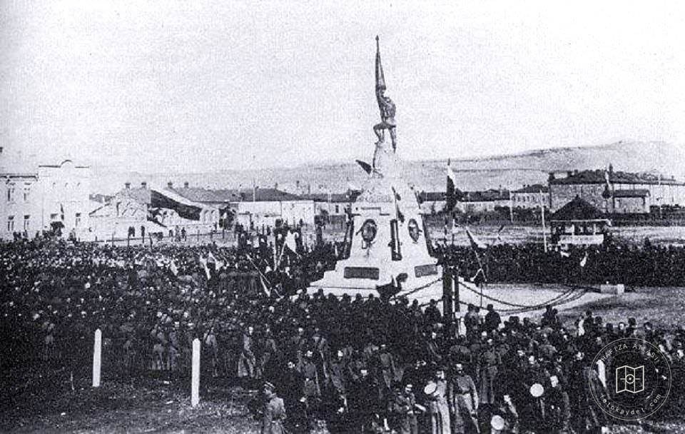 Rus Zafer Anıtı, Kars / 1910′lar