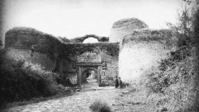 Istanbul Gate , İznik
