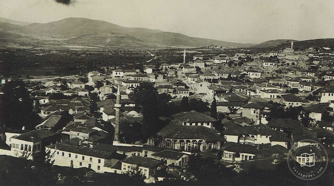 Soma Çarşı Camii ve Çevresi / 1945