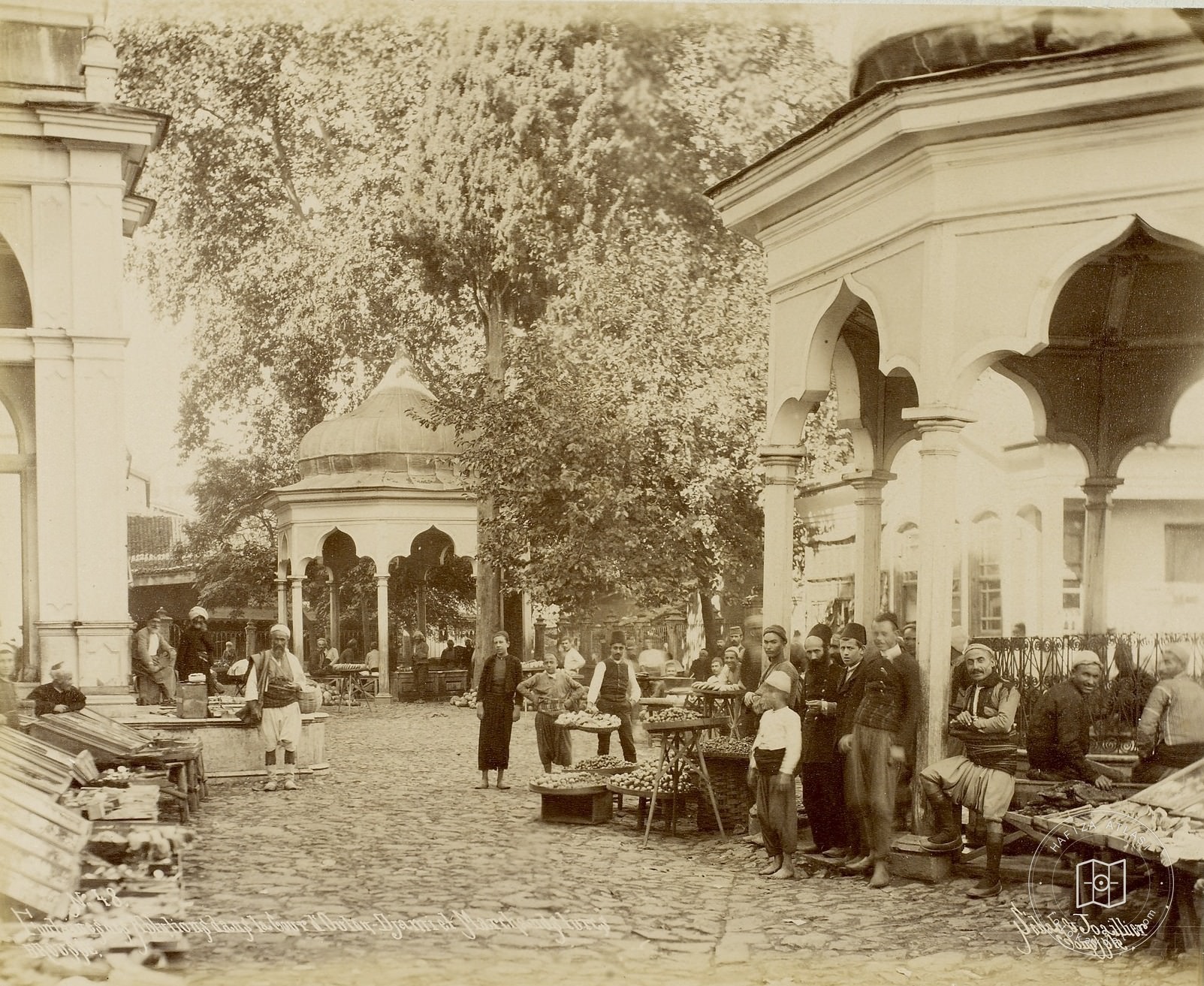 Bursa Ulu Cami Şadırvanları / Sébah ve Joaillier Fotoğrafı