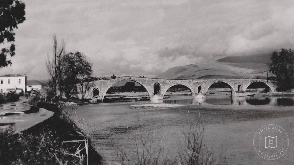 Arta Bridge, Yunanistan 17. century Ottoman structure
