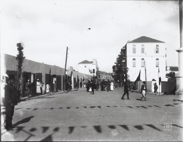 Street View / Ali Sami Aközer Photo