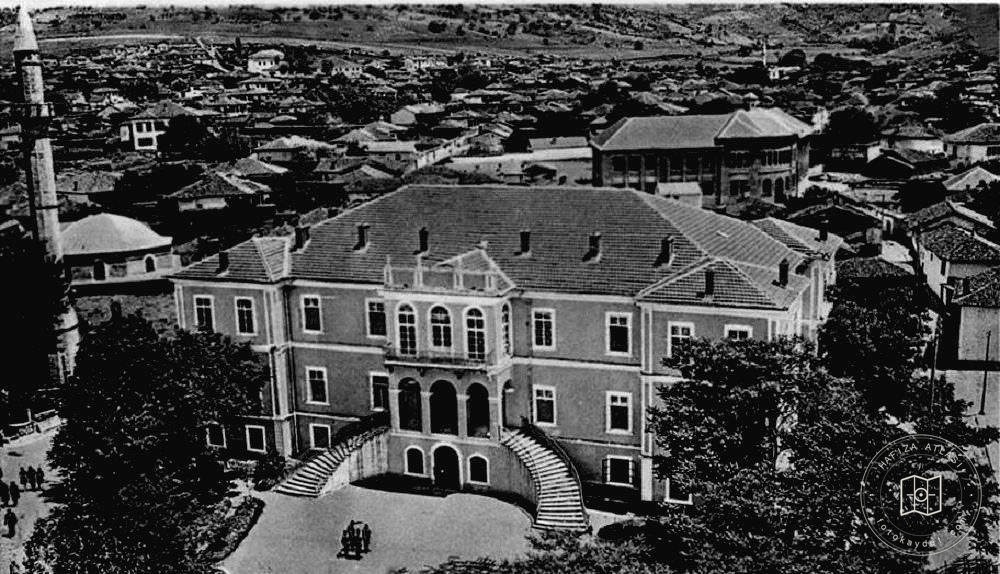 Priştine Hükümet Konağı ve Yaşar Paşa Camii / 1930s