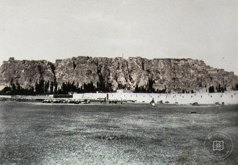 Van (Source: Victor Pietschmann, Durch kurdische Berge und armenische Städte, Wien, 1940)