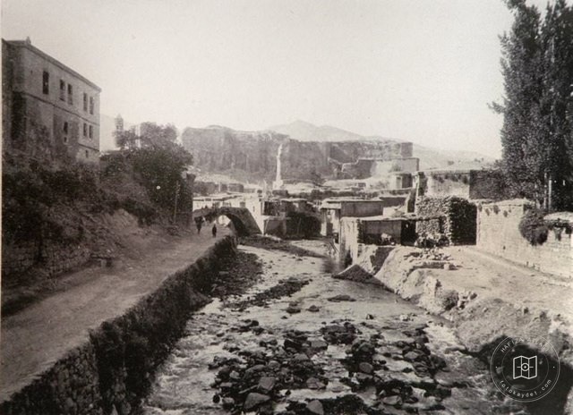 A scene from the town of Bitlis (Source: Victor Pietschmann, Durch Kurdische Berge und kolenische Städte, Wien,