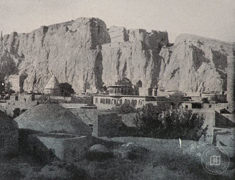 Van: a scene from the town (Source: C.F. Lehmann-Haupt, Armenien Einst und Jetzt, Berlin/Leipzig, 1926)