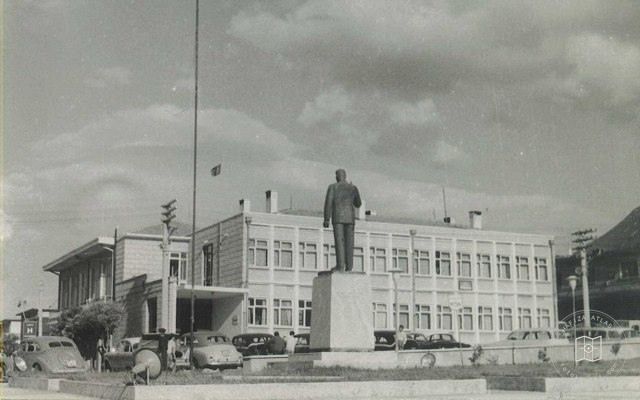 Soma Atatürk Anıtı / 1945