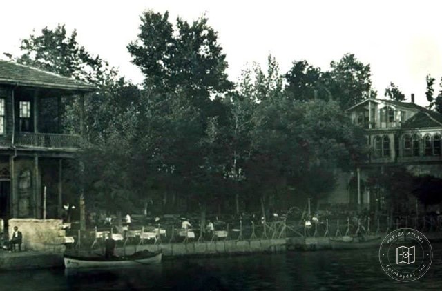 İzmit belediye Çay Bahçesi / 1940′lar