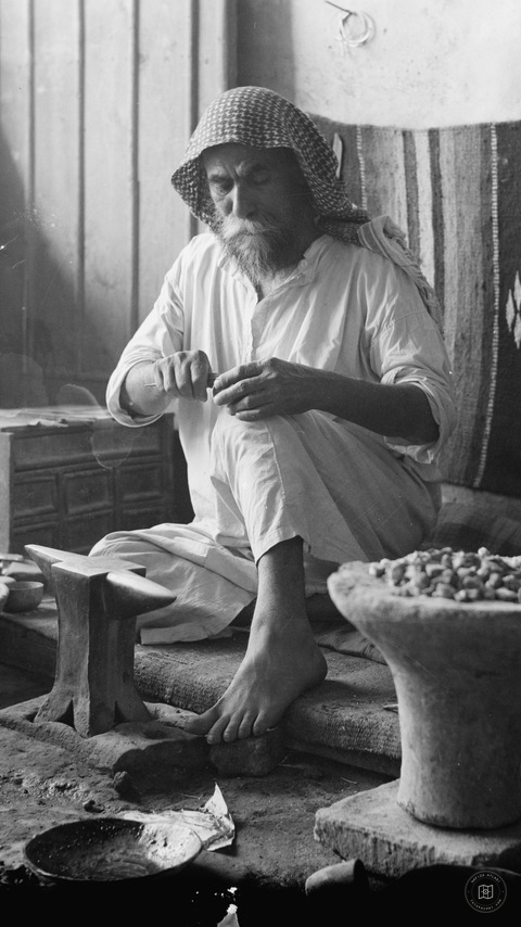 Baghdad. A Sabean silversmith. At work in his jewelry store. A Sabean-sect who venerate John the Baptist