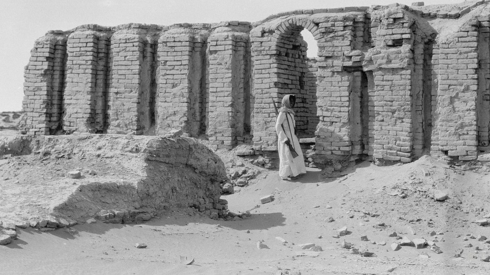 Ur. Remains of Dub-lal-Makh. Called by the locals "The Baths," el Hammam