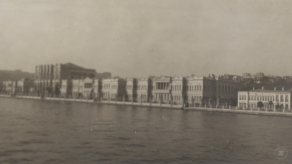 Dolmabahçe Sarayı