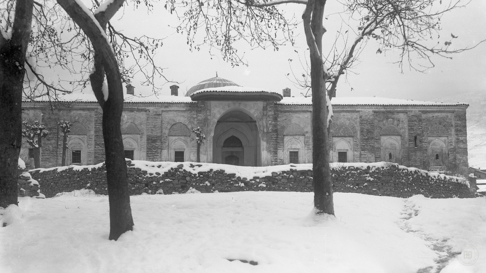 Green Mosque Medresesi Facade